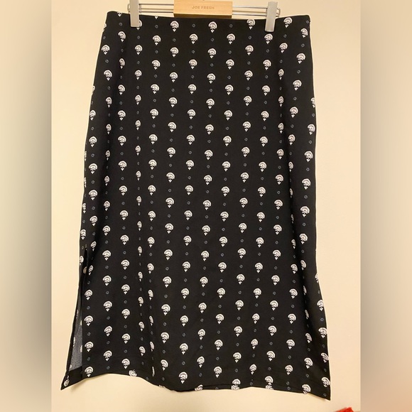 Abercrombie & Fitch Dresses & Skirts - Abercrombie and Fitch New With Tags Midi Skirt with Slits